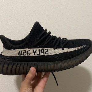 Adidas Yeezys Oreo 350 size 5.5